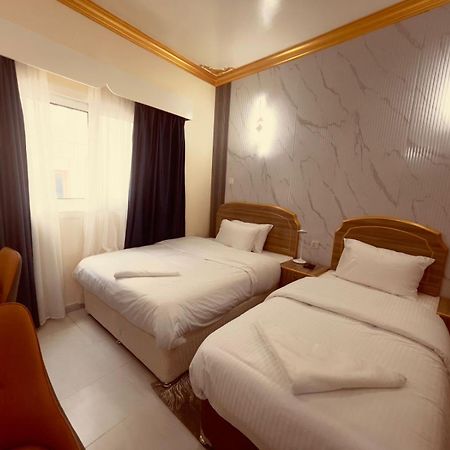 Galaxy Star Hotel Dubai Buitenkant foto